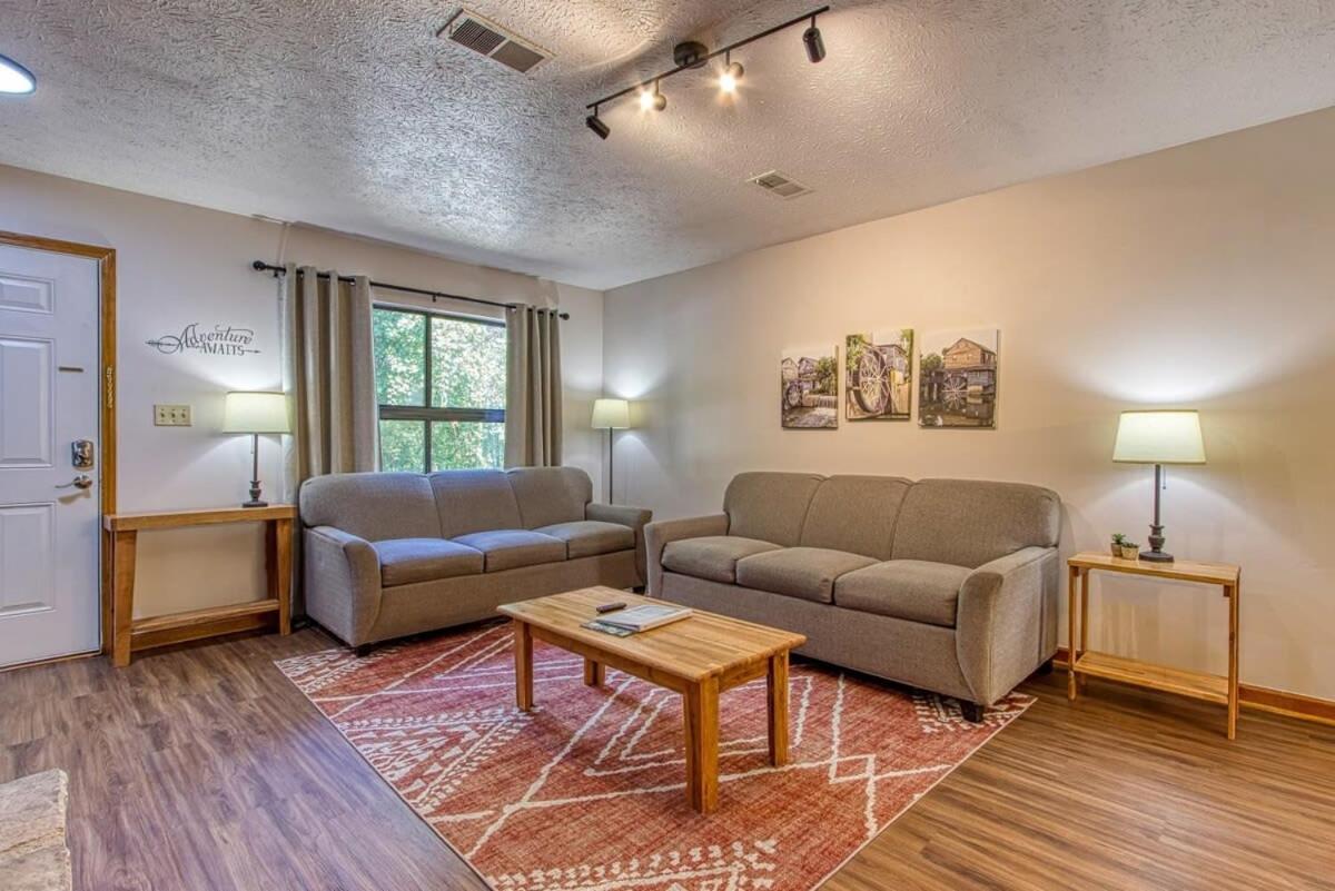 Pinecrest Townhomes-1King-2Queen Unit-Renovated Pigeon Forge Exterior foto